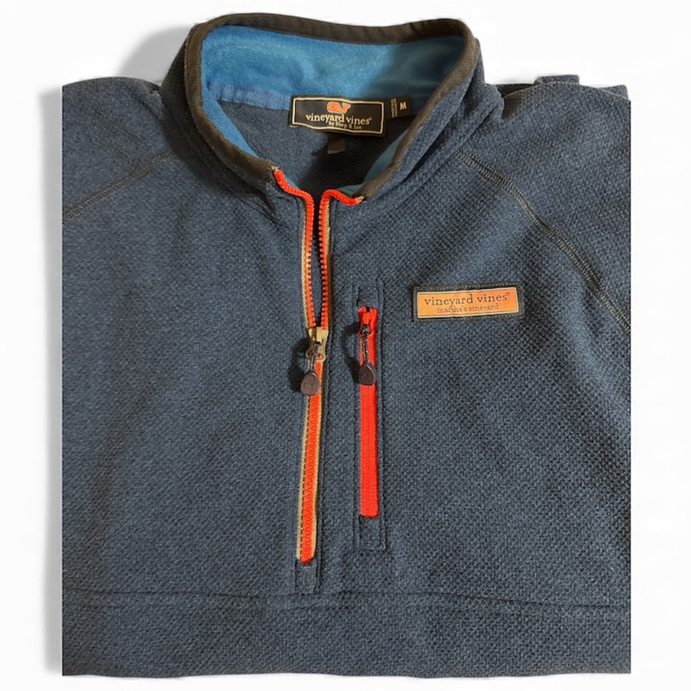 Vineyard Vines mountain fleece quarter zip 
Size M blue